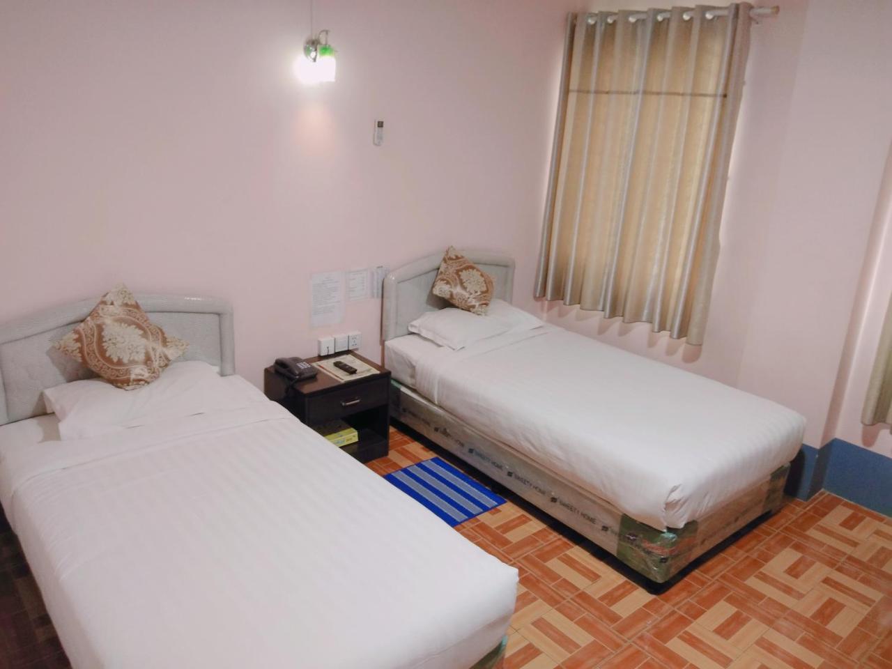 Man Shwe Li Hotel Mandalay Exterior foto